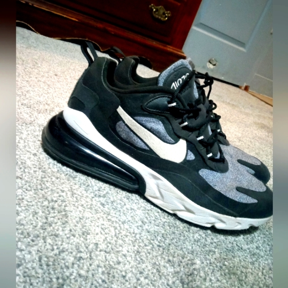 Nike Air max 270 React black on grey